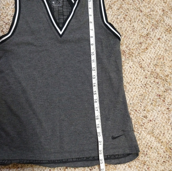 Size X's Nike athletic workout sports top - Picture 13 of 16